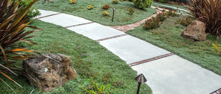 Советы как проложить бетонную дорожку в саду